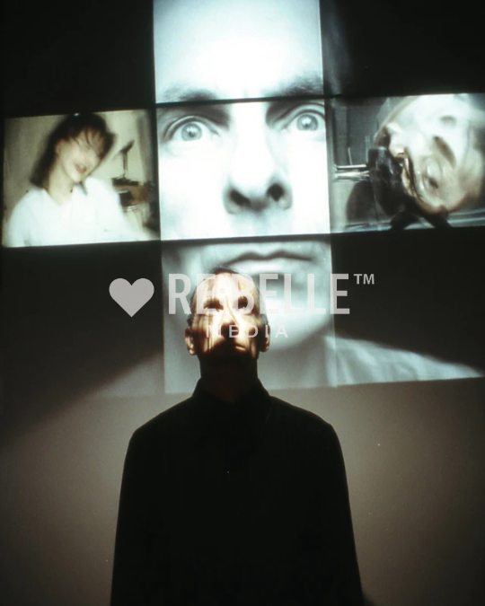 Lichtschatten & Stille: Eine Galerie für die Dunkelheit.