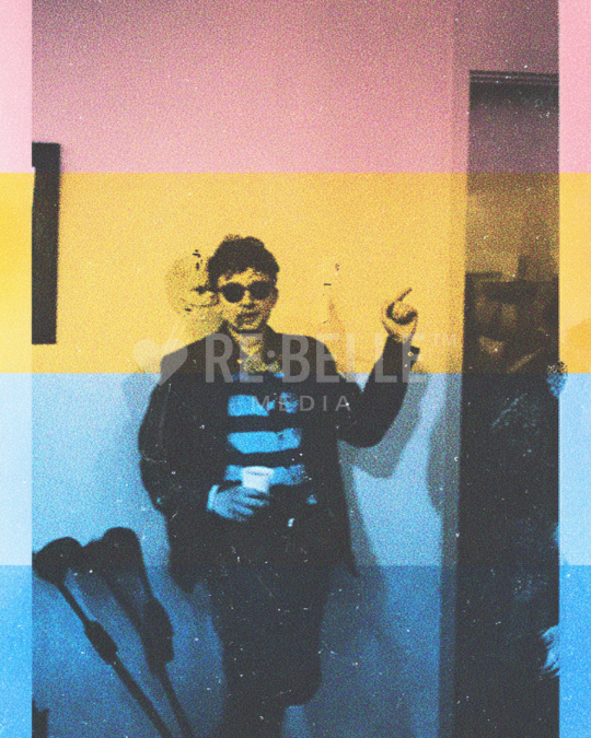 PAIN & GLORY – Electric Pop Faces für Wände, die nicht auf „leise“ gestellt sind.