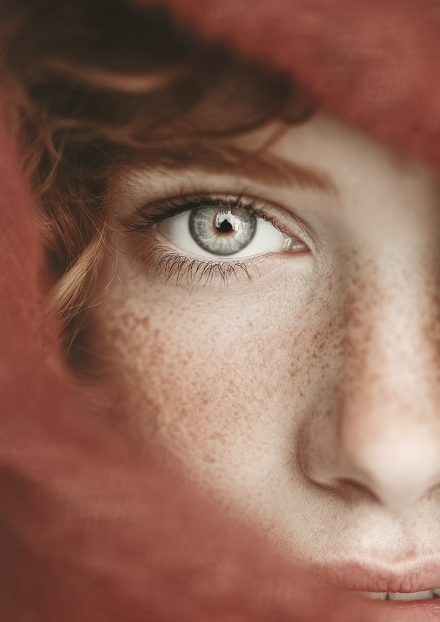 The Gaze – Abstrakte Portraitkunst als Download Manche Bilder schauen nicht zurück. Sie erkennen etwas in dir.  The Gaze ist digitale Wandkunst für Räume, die nicht dekorieren wollen, sondern eine Präsenz erzeugen. Still. Klar. Unübersehbar. 🖤