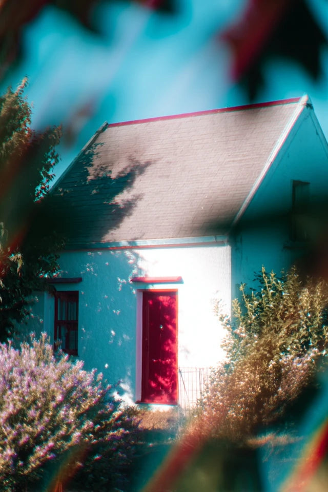 Chromatic Drift Poster Bundle | 8 Fine Art Downloads wie Erinnerungen, die sich nicht vollständig erklären lassen. Zwischen Licht, Farbe und Unschärfe entsteht ein Raum, der mehr fühlt als zeigt. Ein printable wall art Bundle für Menschen, bewusst wählen.